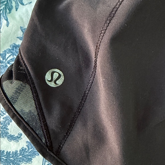 Lululemon Hotty Hot Short Low Rise 4" Lined Size 6 Black LW7ARLT Running Casual - Picture 5 of 6